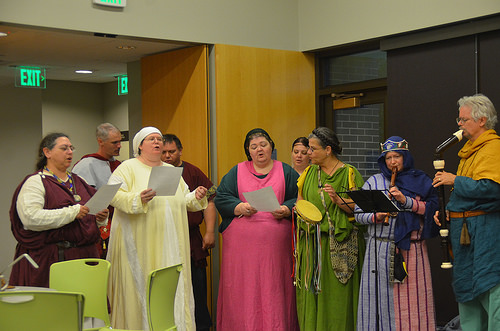 Members of the Shire of Cum an Iolair singing at Feast of Eagles, 2017. Photo by Verla Herschell
